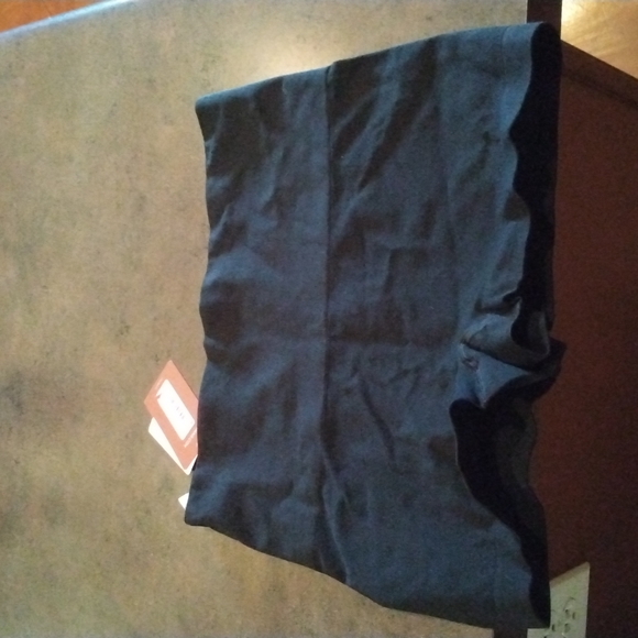 Spanx everyday shaper girl shorts size large - Picture 2 of 3
